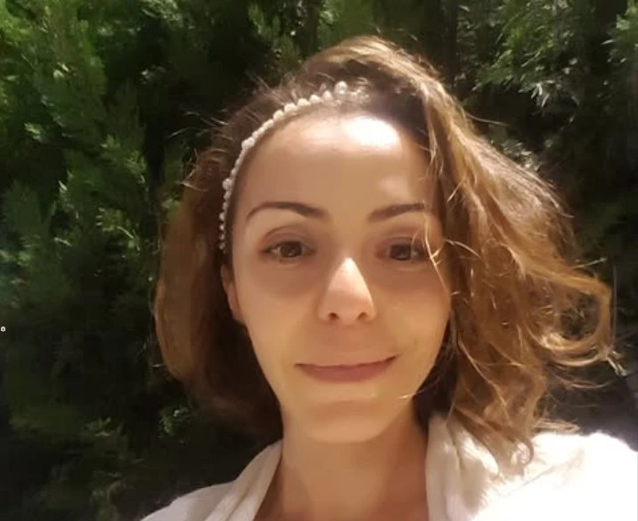 Karolin Fişekçi 1 Karolin Fişekçi kimdir