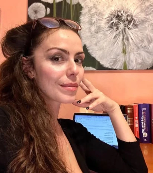 Karolin Fişekçi 2 Karolin Fişekçi aslen nereli